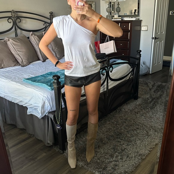 BNWT St. Roche one shoulder padded top - Picture 3 of 7